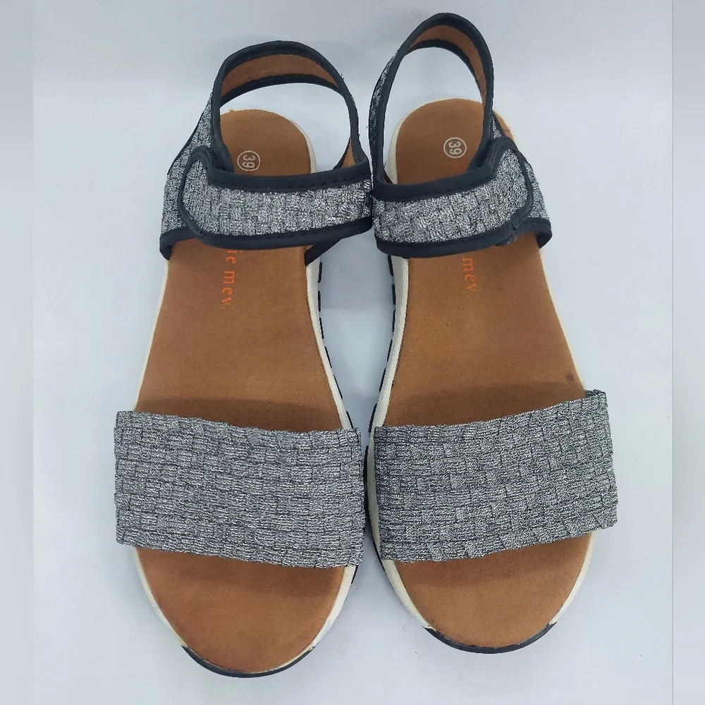 Bernie Mev New York Tara Bay Pewter Gray Stretchy Sandals Womens Size 39 US 8
